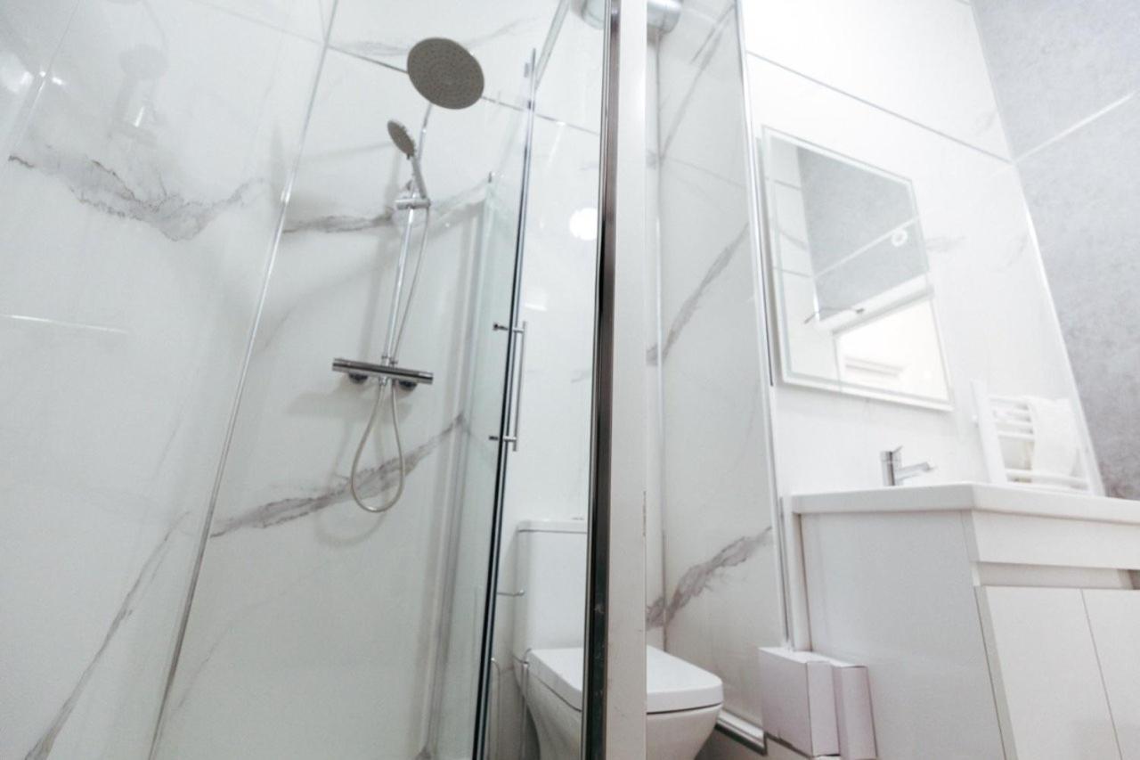 Stylish Comfort In London Finchley Exterior photo